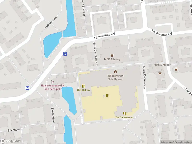 Ambulance met grote spoed naar de Maria Danneels erf in Capelle aan den IJssel