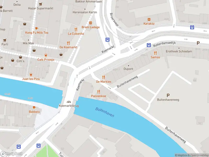 Ambulance met grote spoed naar de Buitenhavenweg in Schiedam