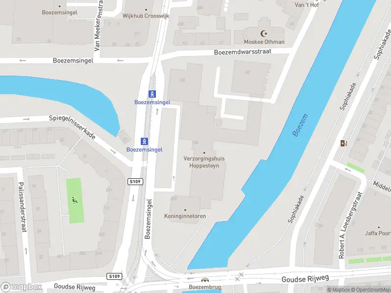 Ambulance met gepaste spoed naar de Boezemsingel in Rotterdam