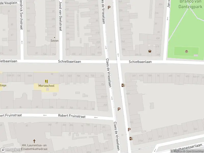 Ambulance met gepaste spoed naar de Claes de Vrieselaan in Rotterdam