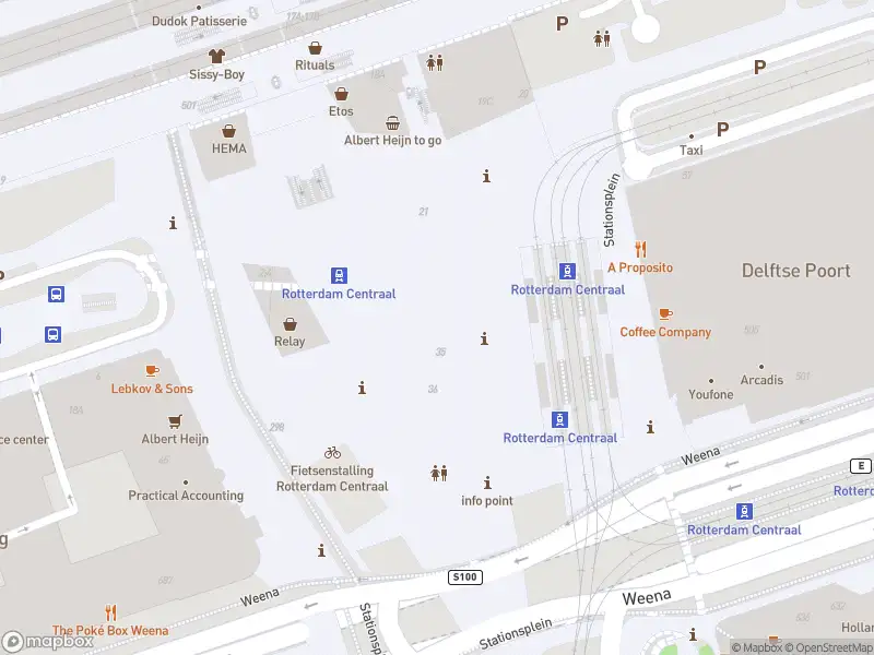 Ambulance met gepaste spoed naar de Stationsplein in Rotterdam