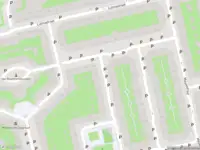 Ambulance met grote spoed naar de Henriëtte Ronnerplein in Amsterdam