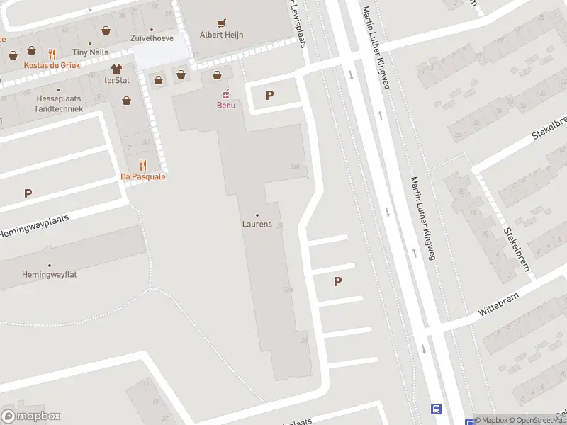 Ambulance met gepaste spoed naar de Sinclair Lewisplaats in Rotterdam