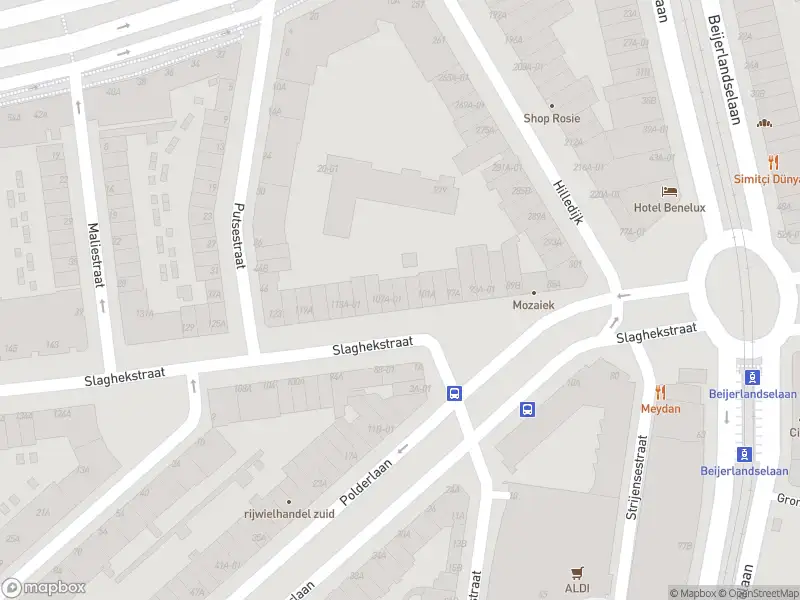 Ambulance met gepaste spoed naar de Slaghekstraat in Rotterdam