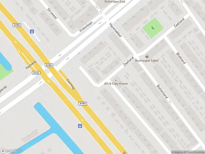 Ambulance met gepaste spoed naar de Korte Kromhout in Rotterdam