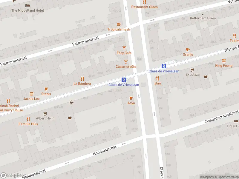 Ambulance met grote spoed naar de Nieuwe Binnenweg in Rotterdam