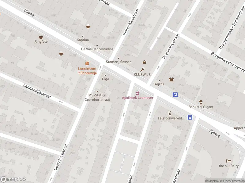 Ambulance met gepaste spoed naar de Tweede Hasselaerstraat in Haarlem