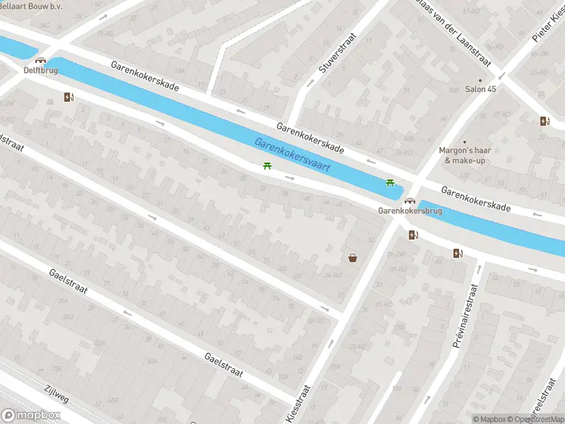 Ambulance met gepaste spoed naar de Garenkokerskade in Haarlem