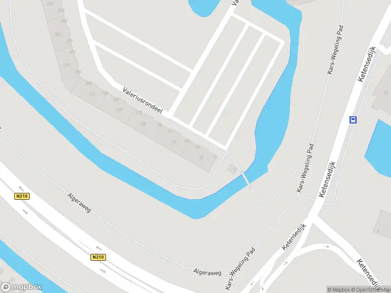 Ambulance met grote spoed naar de Valeriusrondeel in Capelle aan den IJssel