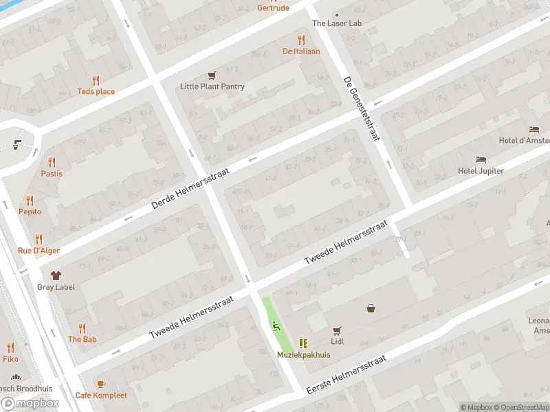 Ambulance met grote spoed naar de Bosboom Toussaintstraat in Amsterdam