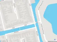 Ambulance met gepaste spoed naar de Tjalk in Volendam