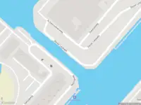 Ambulance met grote spoed naar de Vissershavenweg in 's-Gravenhage