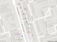 Ambulance met grote spoed naar de 't Plateau in Spijkenisse