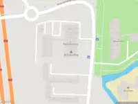 Ambulance met gepaste spoed naar de Maarten Harpertsz. Trompweg in Dordrecht