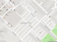 Ambulance met grote spoed naar de De Vloot in Maassluis