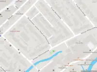 Brandweer met gepaste spoed naar de Burgemeester Jhr. H. van Dinterstraat in Nootdorp vanwege afhijsen patient