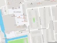 Ambulance met gepaste spoed naar de Haagweg in Leiden