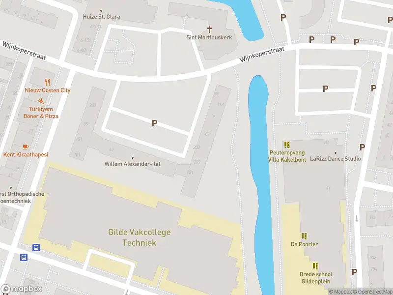 Ambulance met grote spoed naar de Wijnkoperstraat in Gorinchem