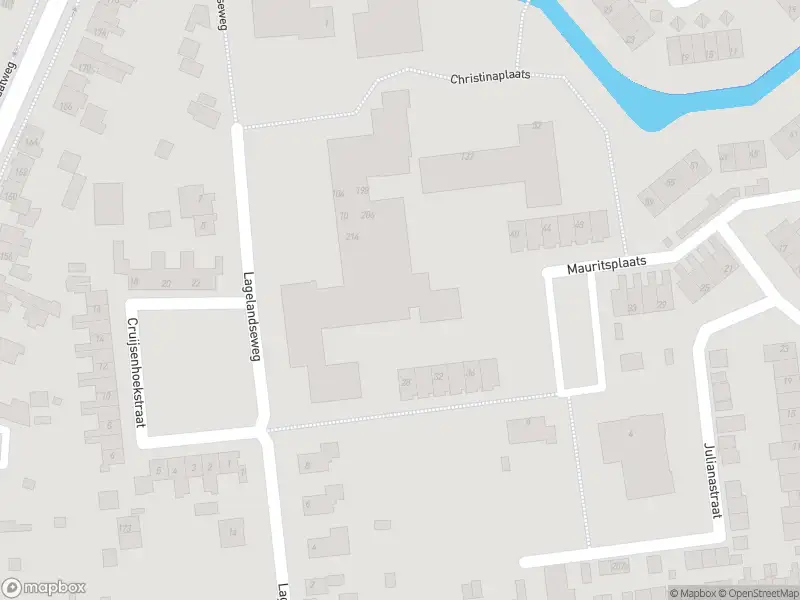 Ambulance met grote spoed naar de Christinaplaats in Hellevoetsluis