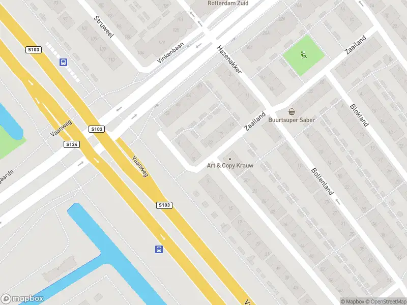 Ambulance met grote spoed naar de Korte Kromhout in Rotterdam