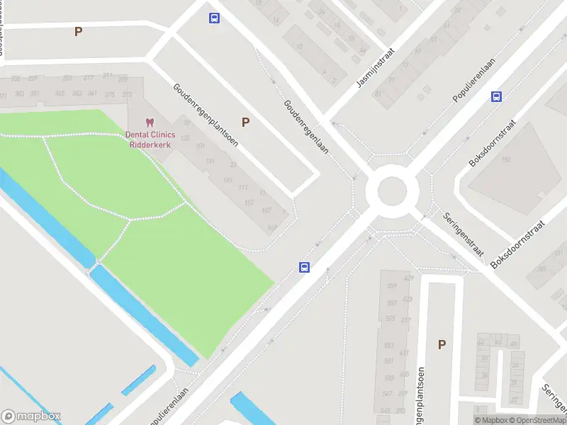 Ambulance met grote spoed naar de Goudenregenplantsoen in Ridderkerk