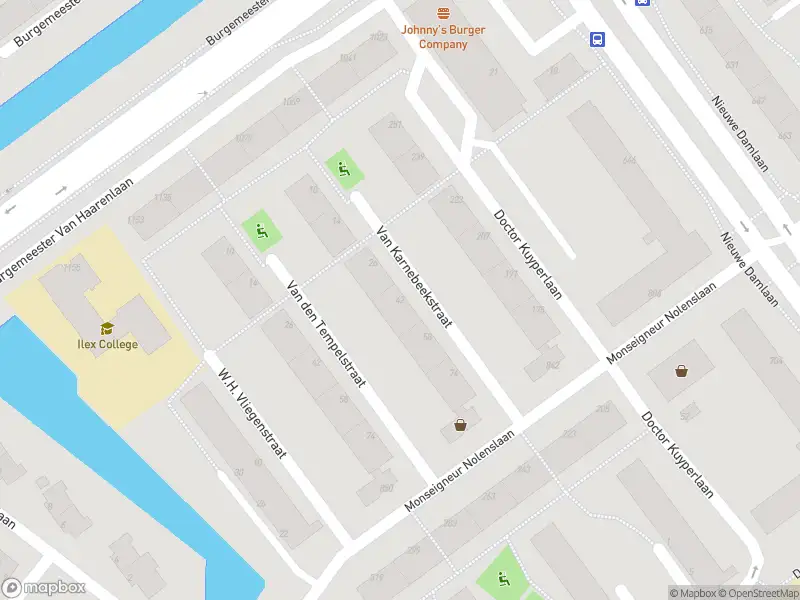 Ambulance met gepaste spoed naar de Van Karnebeekstraat in Schiedam