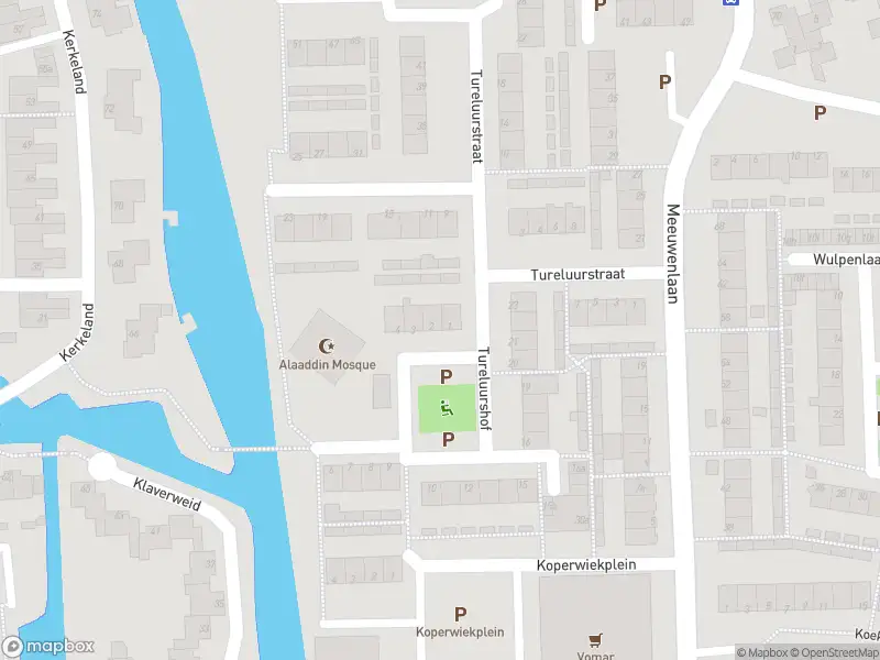 Ambulance met grote spoed naar de Tureluurshof in Enkhuizen