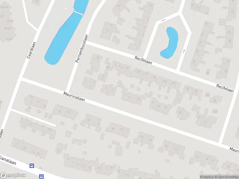 Ambulance met grote spoed naar de Ter Hoffsteedeweg in Overveen