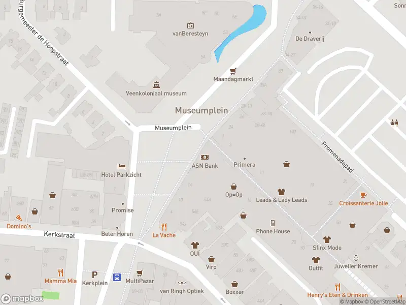 Brandweer met gepaste spoed naar de Museumplein in Veendam vanwege een liftopsluiting