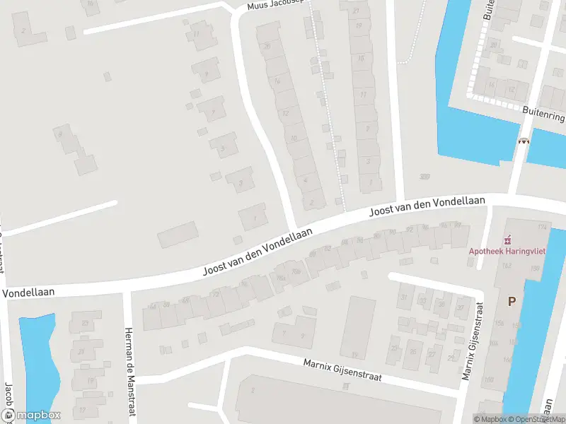 Ambulance met gepaste spoed naar de A.M. de Jongstraat in Sommelsdijk