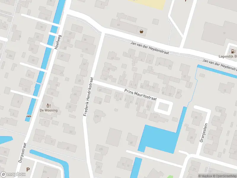 Ambulance met grote spoed naar de Prins Mauritsstraat in Bleiswijk