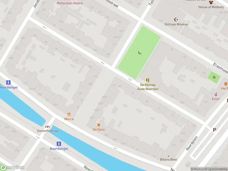 Ambulance met grote spoed naar de Tollensstraat in Rotterdam