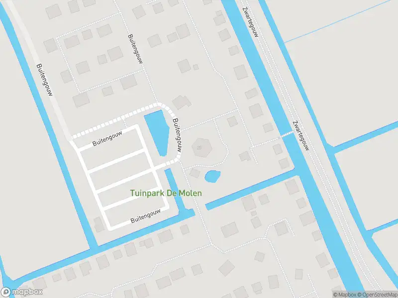 Ambulance met grote spoed naar de Buitengouw in Amsterdam