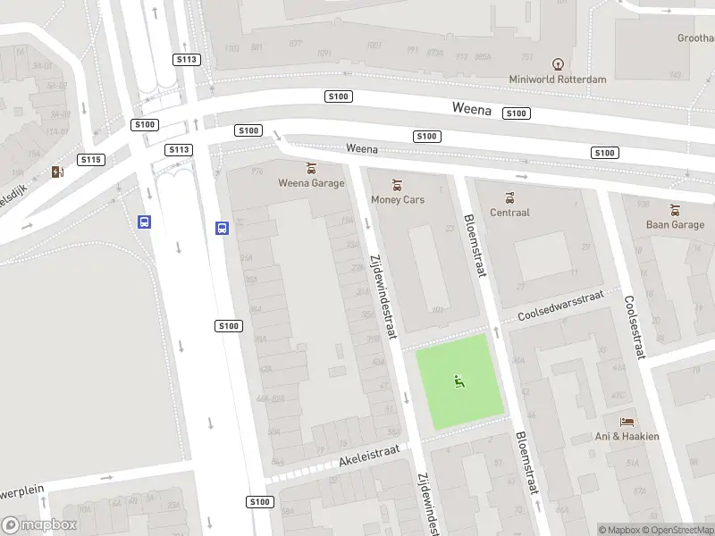 Ambulance met gepaste spoed naar de Zijdewindestraat in Rotterdam