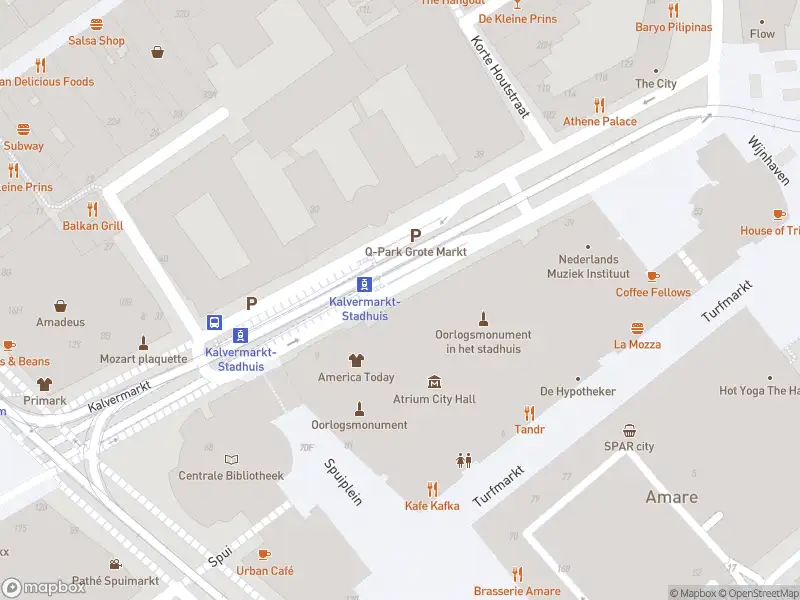 Ambulance met gepaste spoed naar de Kalvermarkt in 's-Gravenhage