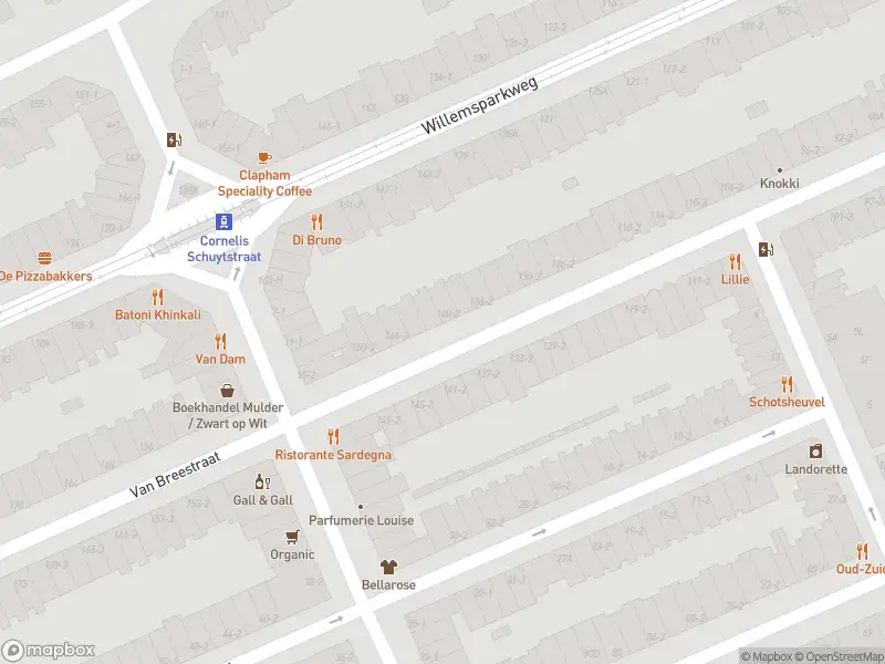 Ambulance met grote spoed naar de Cornelis Schuytstraat in Amsterdam