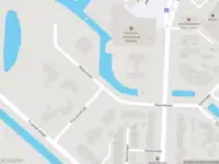 Ambulance en brandweer met grote spoed naar de Nolenslaan in Zwanenburg vanwege voertuigbrand