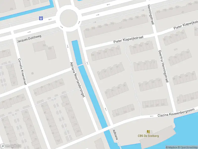 Ambulance met gepaste spoed naar de Adriana Noorlandersingel in Rotterdam