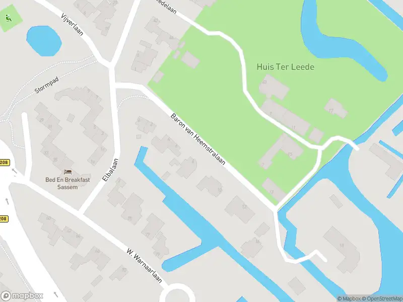 Ambulance met grote spoed naar de Baron van Heemstralaan in Sassenheim