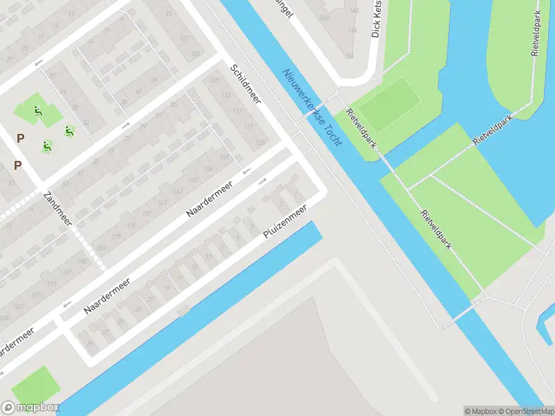 Ambulance met grote spoed naar de Alkmaardermeer in Rotterdam