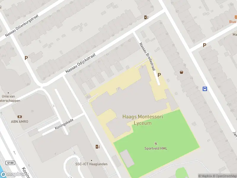 Ambulance met grote spoed naar de Nassau Bredastraat in 's-Gravenhage