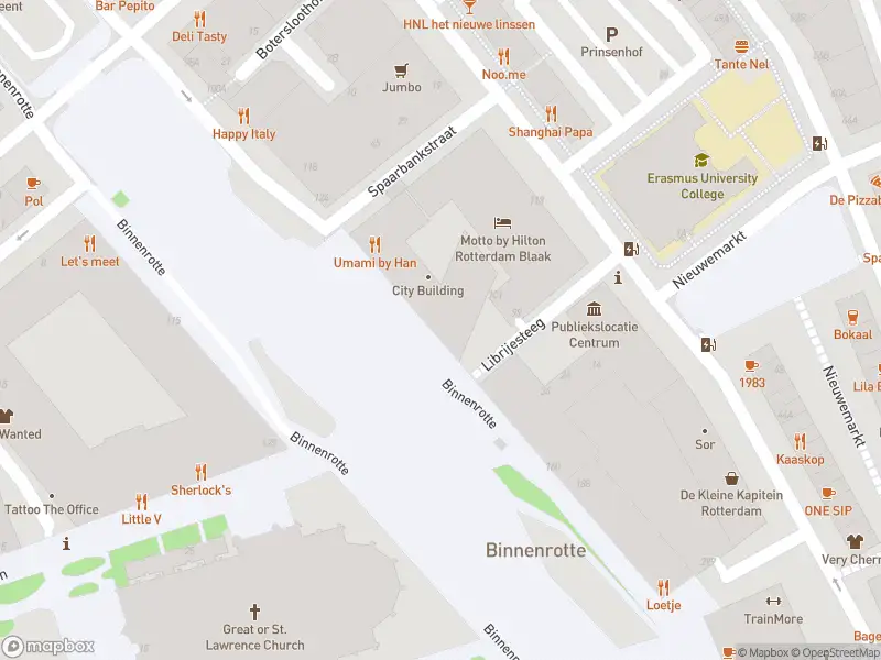 Ambulance met grote spoed naar de Binnenrotte in Rotterdam