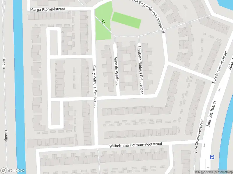 Ambulance met gepaste spoed naar de Anna de Waalpad in Spijkenisse