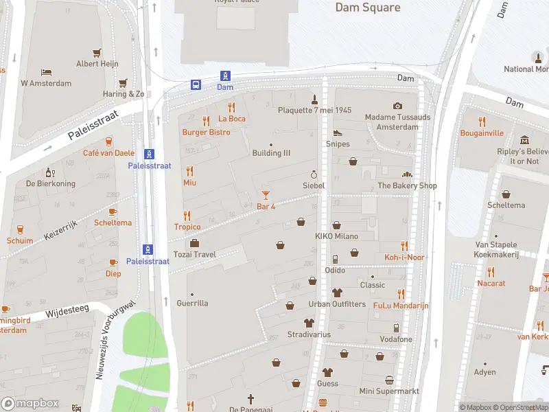 Ambulance met gepaste spoed naar de Jonge Roelensteeg in Amsterdam