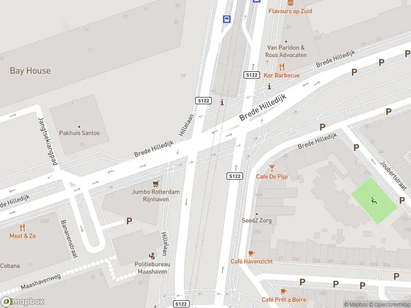 Ambulance met grote spoed naar de Hillelaan in Rotterdam