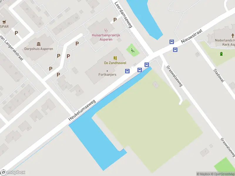 Politie naar de Heukelumseweg in Asperen vanwege voertuigen te water