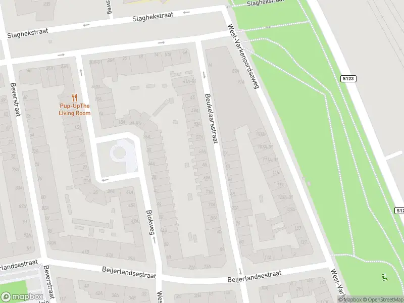 Ambulance met grote spoed naar de Beukelaarsstraat in Rotterdam