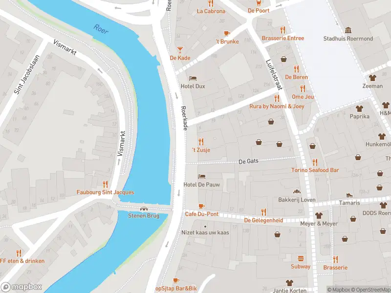 Ambulance met grote spoed naar de Roerkade in Roermond