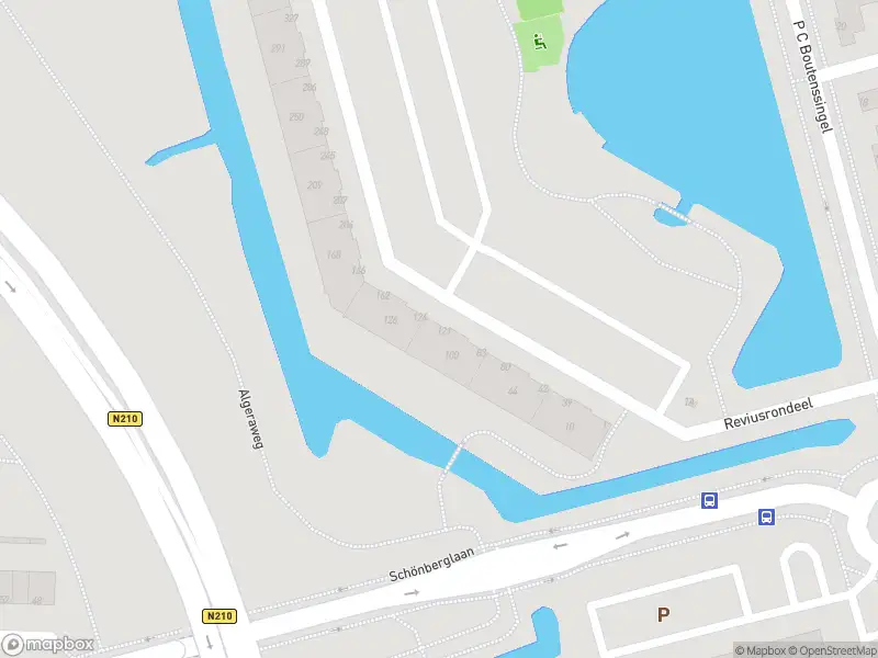 Ambulance met grote spoed naar de Reviusrondeel in Capelle aan den IJssel