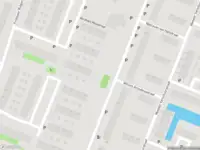 Brandweer met grote spoed naar de Prof. Rutgersstraat in Vlaardingen vanwege afhijsen patient